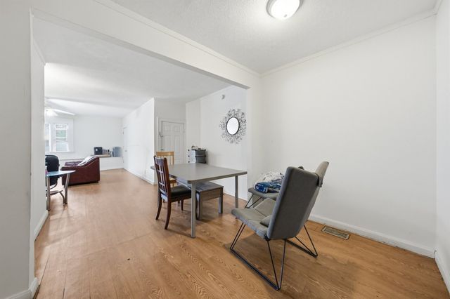 2643 S Hillock Avenue, Chicago, IL 60608