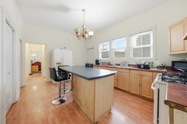 2643 S Hillock Avenue, Chicago, IL 60608