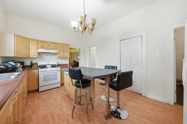 2643 S Hillock Avenue, Chicago, IL 60608