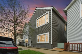 2643 S Hillock Avenue, Chicago, IL 60608