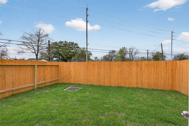 2013 Rocky Sharp Trail, Houston, TX 77088