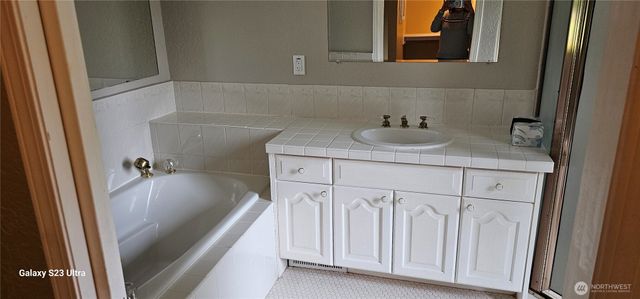 3925 SW 317 th Street, Federal Way, WA 98023