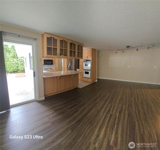 3925 SW 317 th Street, Federal Way, WA 98023