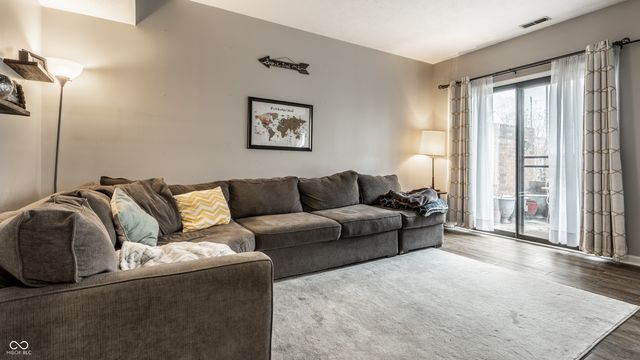 9449 Maple Way, Indianapolis, IN 46268