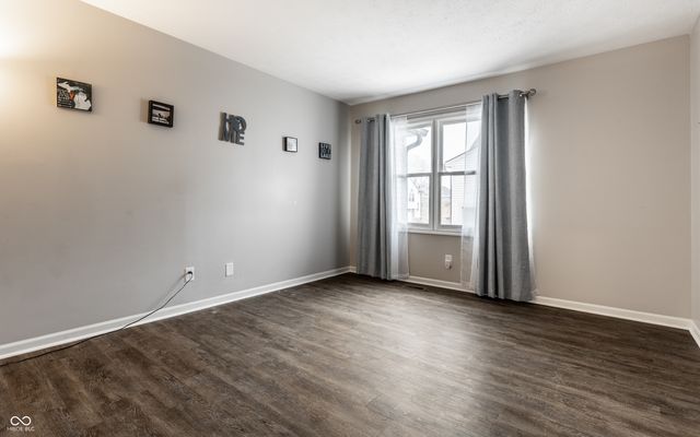 9449 Maple Way, Indianapolis, IN 46268