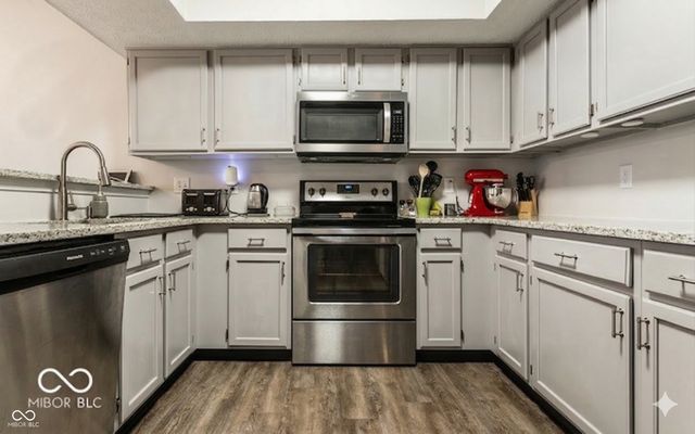 9449 Maple Way, Indianapolis, IN 46268