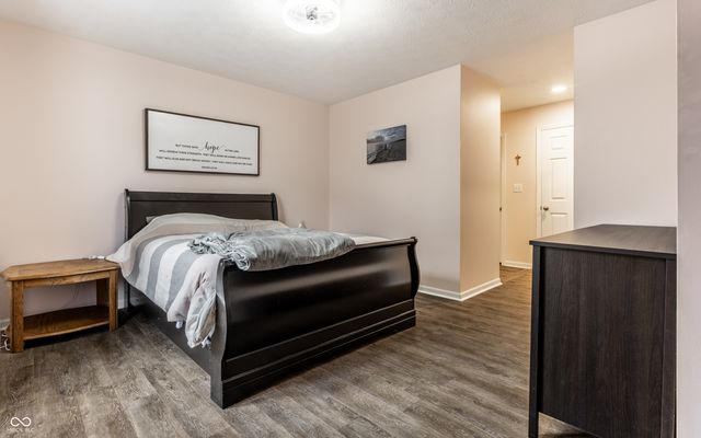 9449 Maple Way, Indianapolis, IN 46268