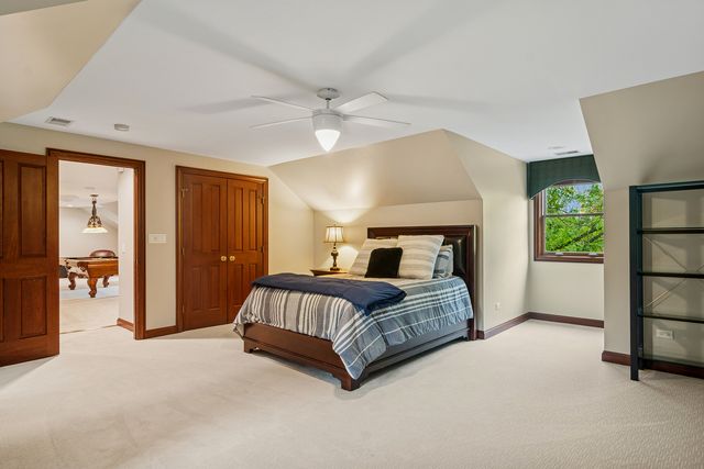 1987 Selkirk Court, Inverness, IL 60010