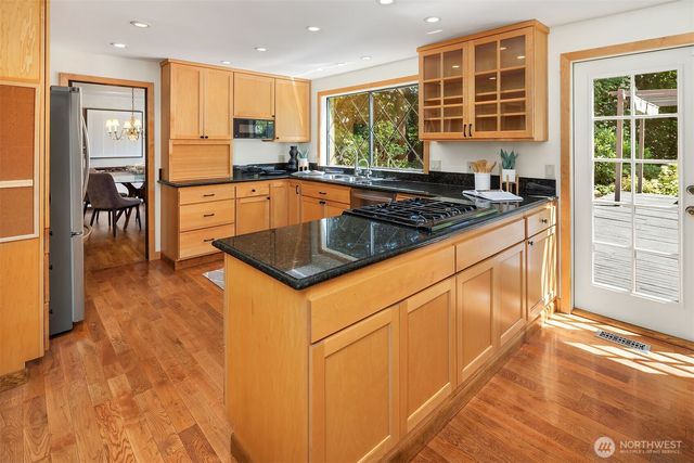 2302 126th Avenue NE, Bellevue, WA 98005