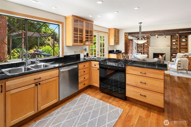 2302 126th Avenue NE, Bellevue, WA 98005