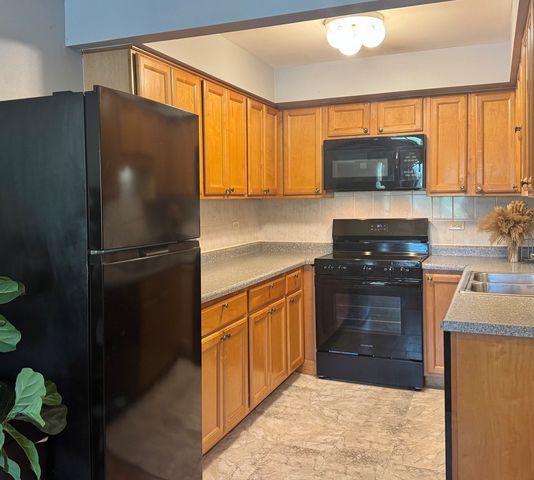 1787 W Algonquin Road 2A, Mount Prospect, IL 60056