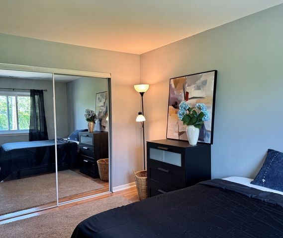 1787 W Algonquin Road 2A, Mount Prospect, IL 60056