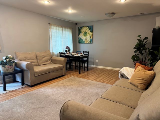 1787 W Algonquin Road 2A, Mount Prospect, IL 60056