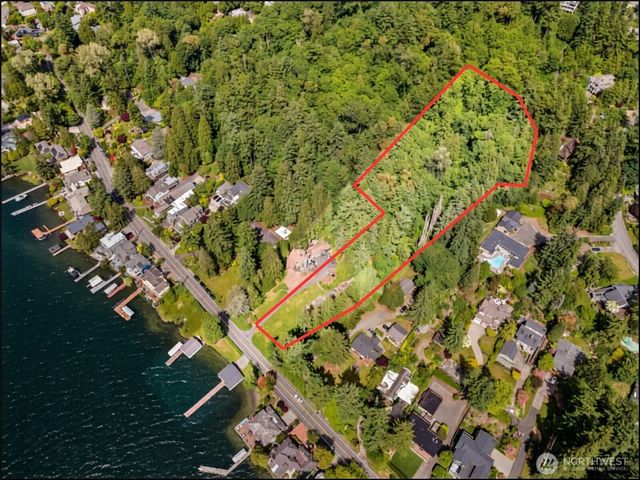 13104 Holmes Point Drive NE, Kirkland, WA 98034