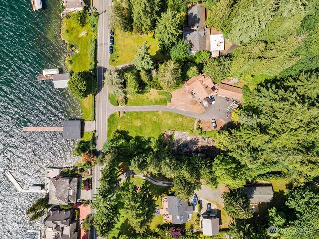 13104 Holmes Point Drive NE, Kirkland, WA 98034