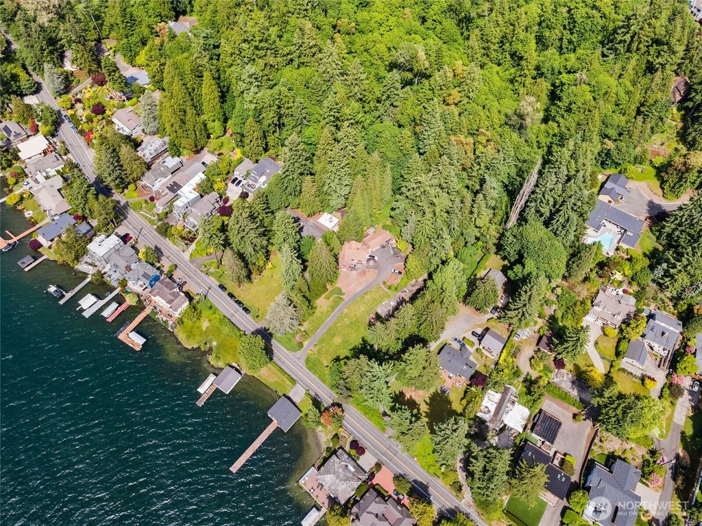 13104 Holmes Point Drive NE, Kirkland, WA 98034