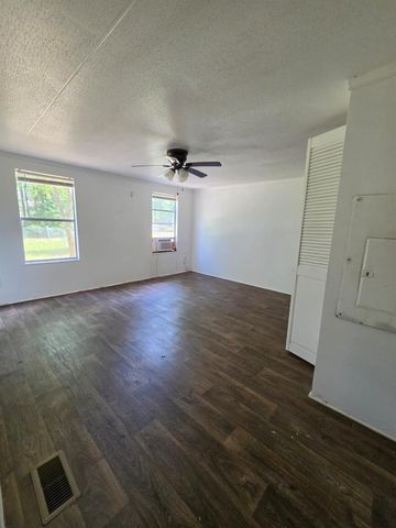 1106 Greenbelt Dr Drive, Cleveland, TX 77328