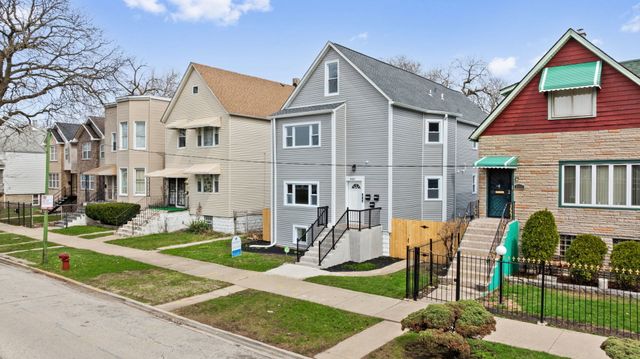 9419 S Saint Lawrence Avenue, Chicago, IL 60619