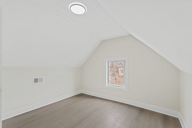 9419 S Saint Lawrence Avenue, Chicago, IL 60619