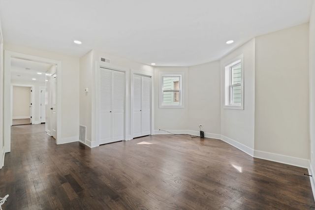 9419 S Saint Lawrence Avenue, Chicago, IL 60619