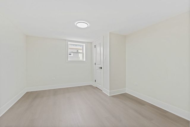 9419 S Saint Lawrence Avenue, Chicago, IL 60619