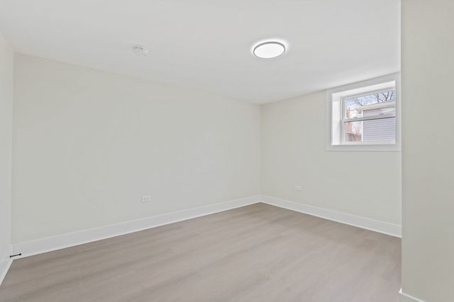 9419 S Saint Lawrence Avenue, Chicago, IL 60619