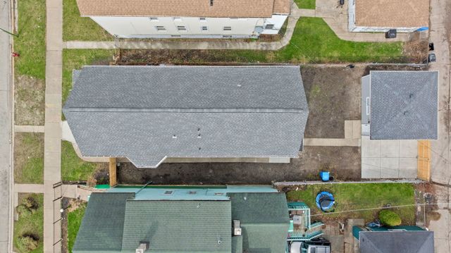 9419 S Saint Lawrence Avenue, Chicago, IL 60619