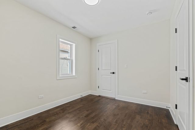 9419 S Saint Lawrence Avenue, Chicago, IL 60619