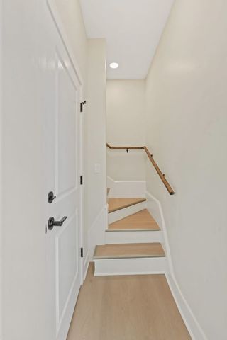 9419 S Saint Lawrence Avenue, Chicago, IL 60619