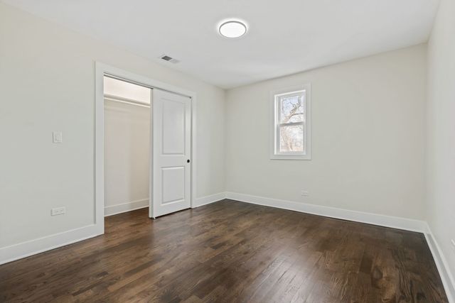 9419 S Saint Lawrence Avenue, Chicago, IL 60619