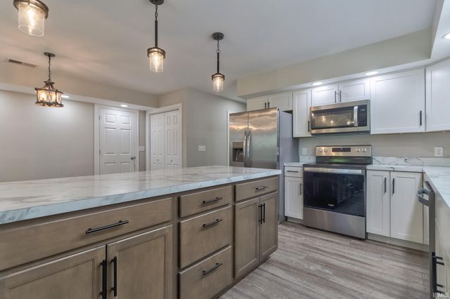 713 E Powell Avenue, Evansville, IN 47713