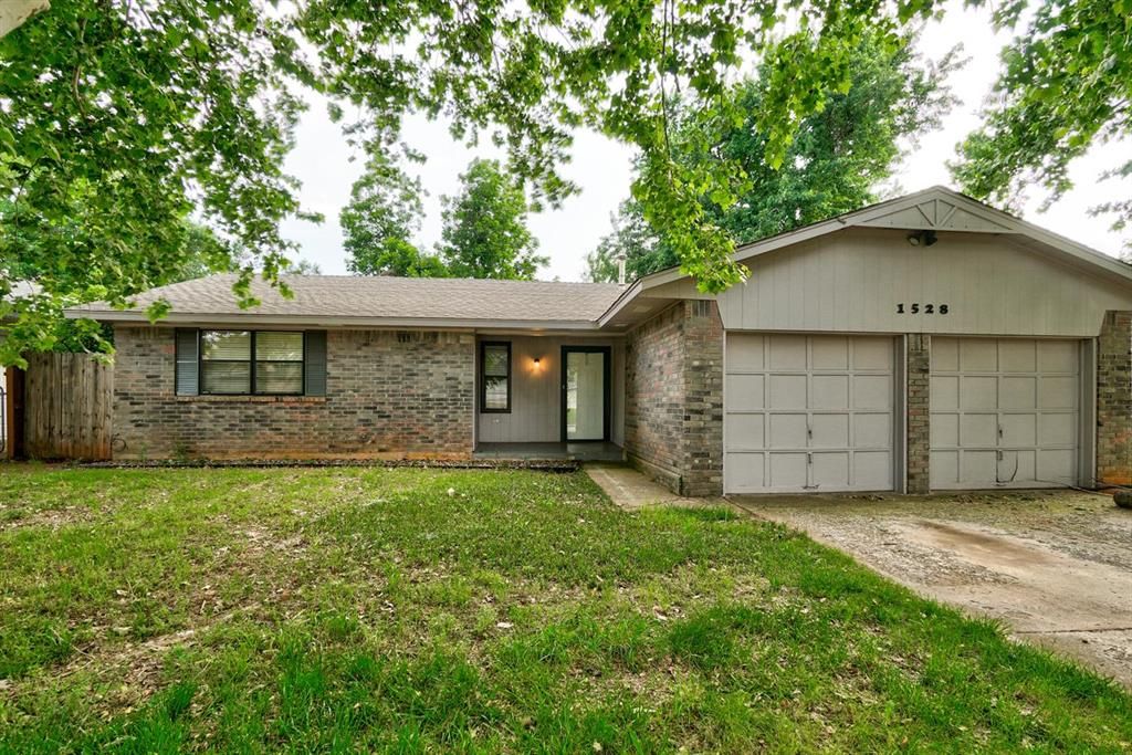 1528 Apollo Road, Edmond, OK 73003
