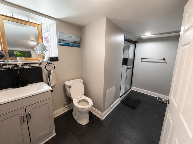 8627 S Colfax Avenue, Chicago, IL 60617