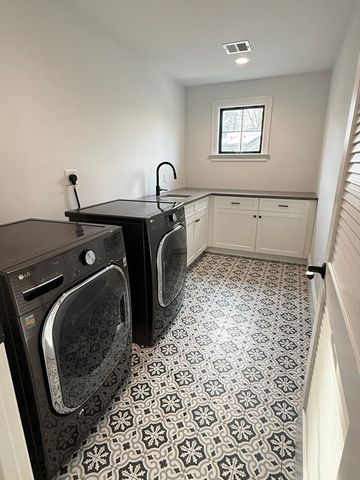 119 Woodbine Circle, Needham, MA 02494