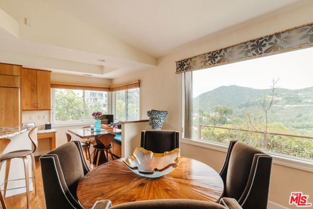 2208 Westridge Road, Los Angeles, CA 90049