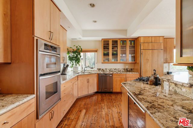 2208 Westridge Road, Los Angeles, CA 90049