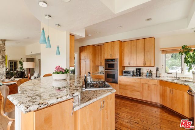 2208 Westridge Road, Los Angeles, CA 90049