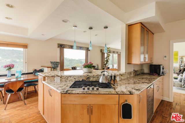 2208 Westridge Road, Los Angeles, CA 90049