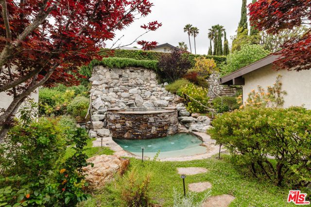 2208 Westridge Road, Los Angeles, CA 90049