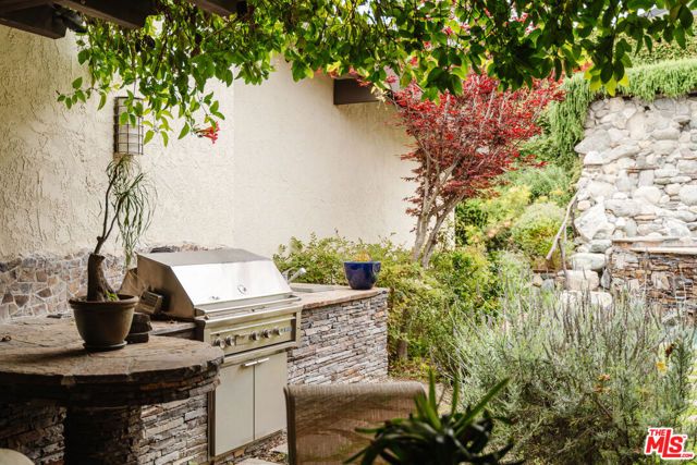 2208 Westridge Road, Los Angeles, CA 90049