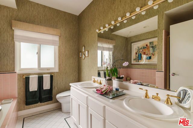 2208 Westridge Road, Los Angeles, CA 90049