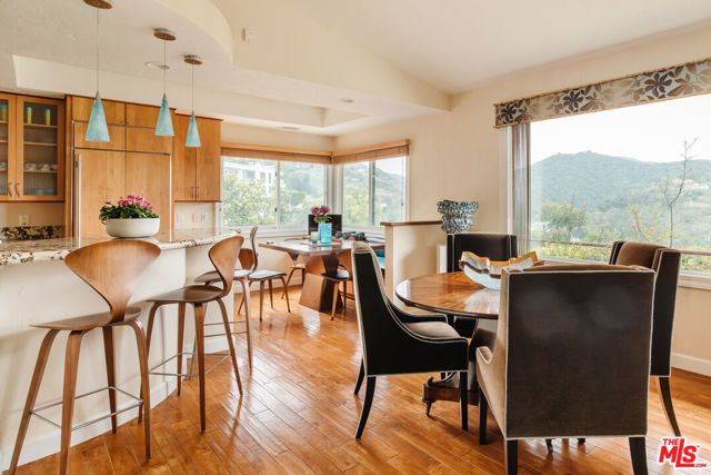 2208 Westridge Road, Los Angeles, CA 90049