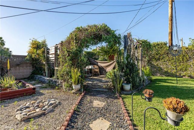 2869 W Stonybrook Drive, Anaheim, CA 92804