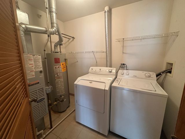 2503 Dickens Drive 2503, Aurora, IL 60504