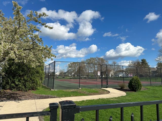 2503 Dickens Drive 2503, Aurora, IL 60504