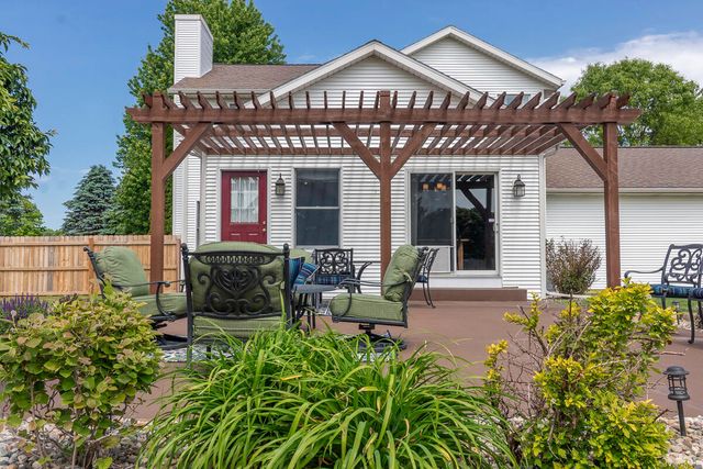 47679 Woodfield Circle, Mattawan, MI 49071