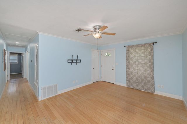 126 NW Holmes Boulevard, Fort Walton Beach, FL 32548