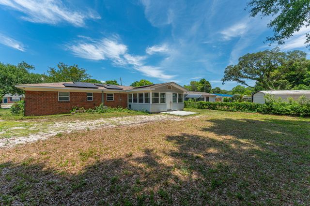 126 NW Holmes Boulevard, Fort Walton Beach, FL 32548