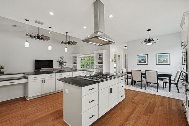 605 MANATEE DRIVE, Ruskin, FL 33570