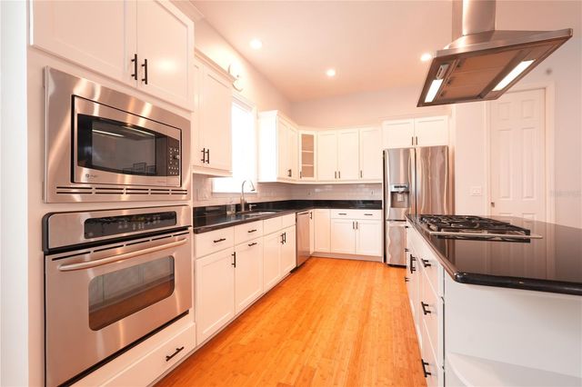 605 MANATEE DRIVE, Ruskin, FL 33570